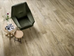 Living room with timber-look floor tiles