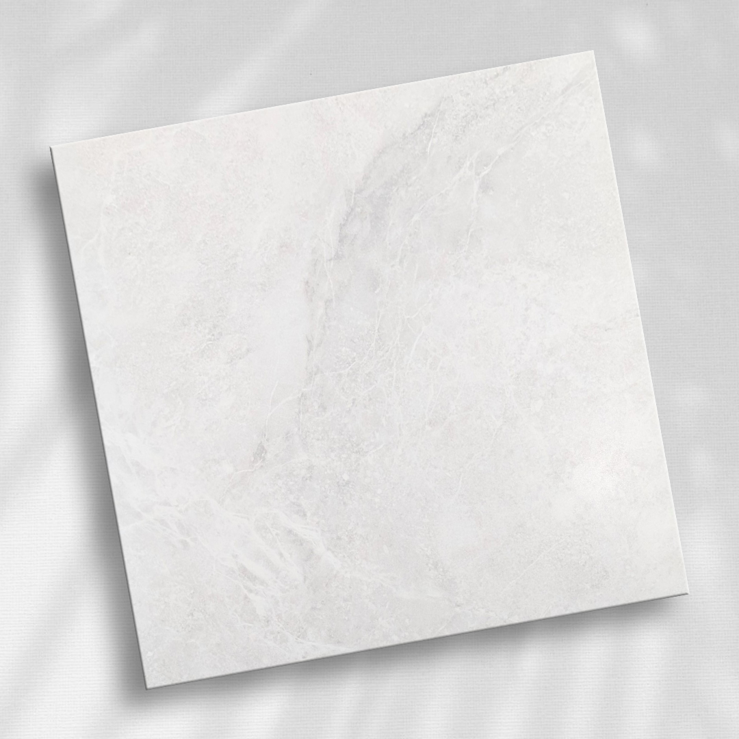 Alba White 600x600